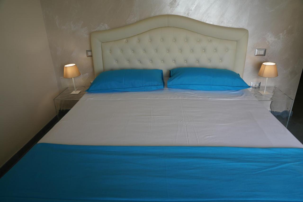 Guest House Emily Suites ซอร์เรนโต ภายนอก รูปภาพ