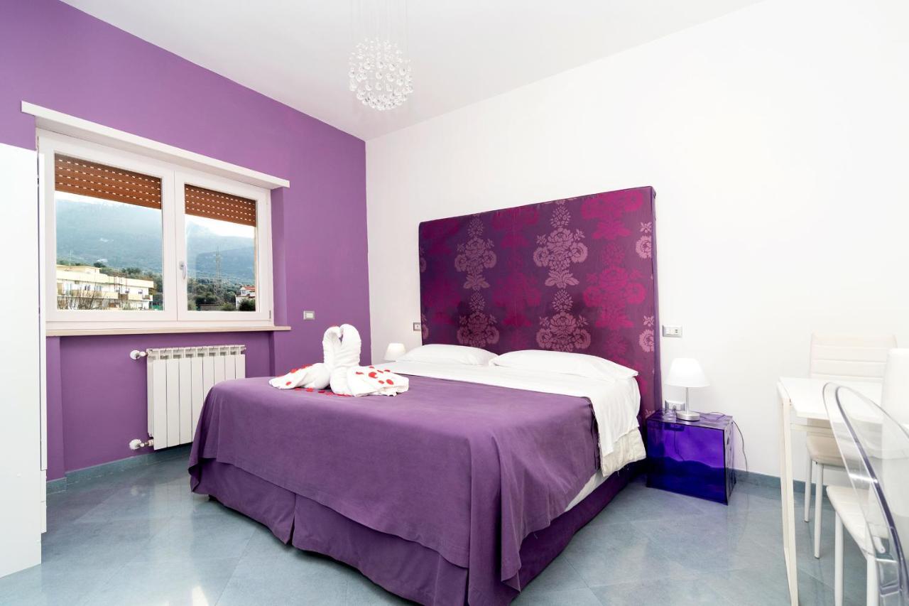 Guest House Emily Suites ซอร์เรนโต ภายนอก รูปภาพ