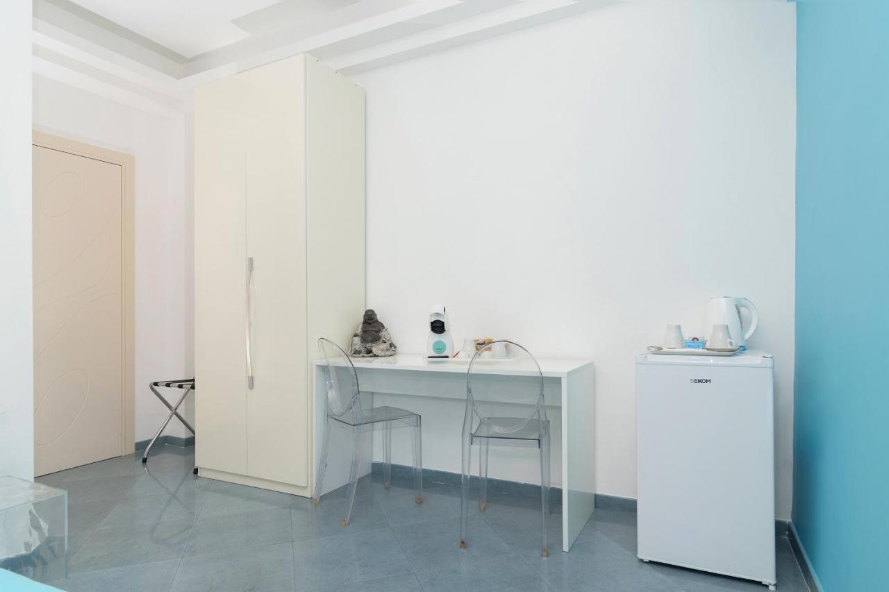 Guest House Emily Suites ซอร์เรนโต ภายนอก รูปภาพ
